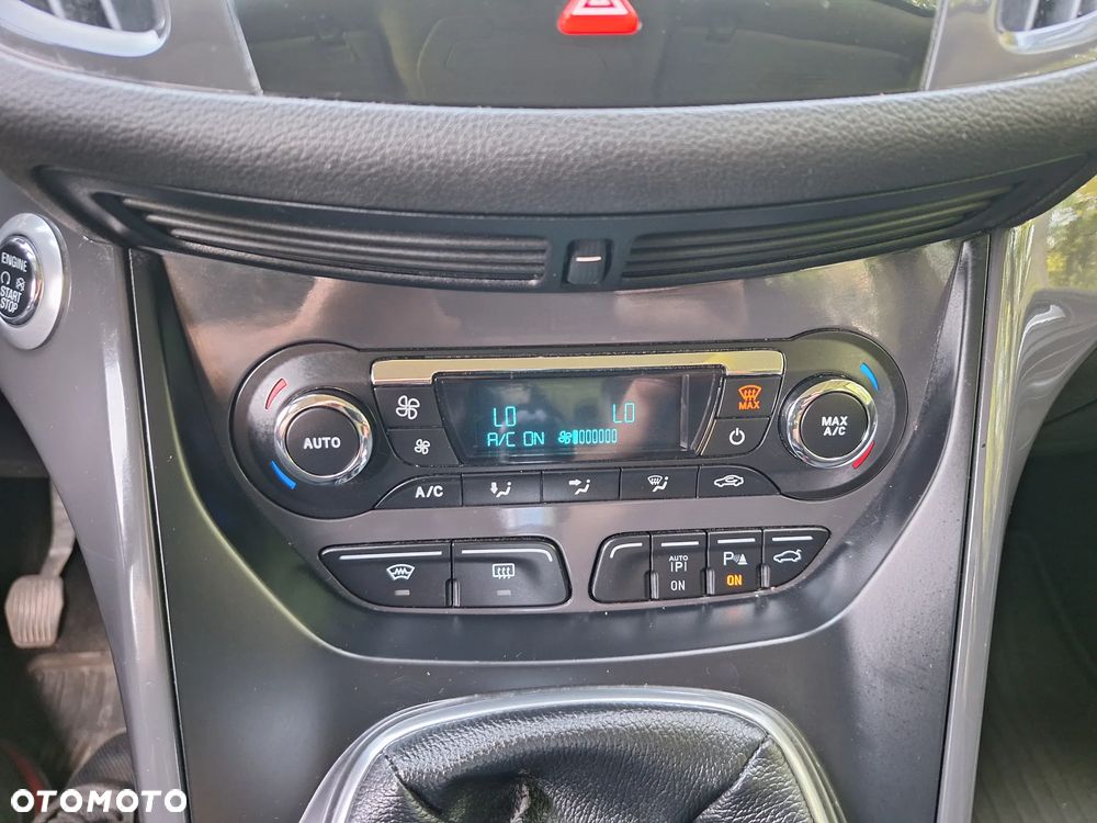 Ford Kuga 2.0 TDCi 4WD Titanium - 25