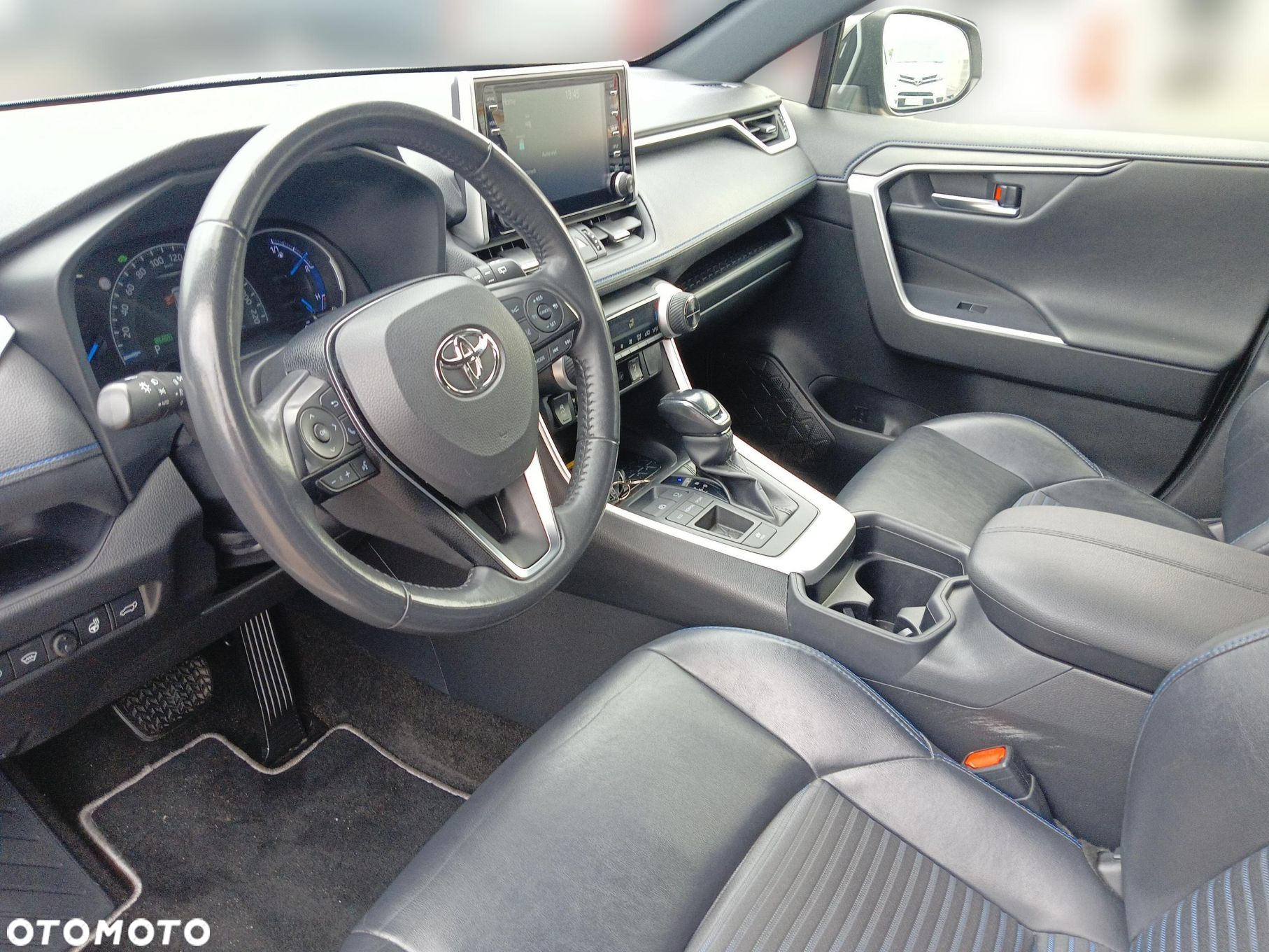 Toyota RAV4 - 13