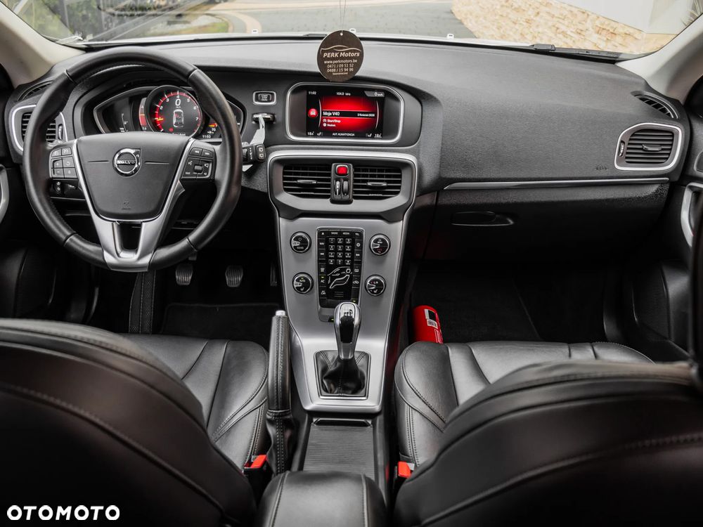 Volvo V40 T2 Inscription - 24