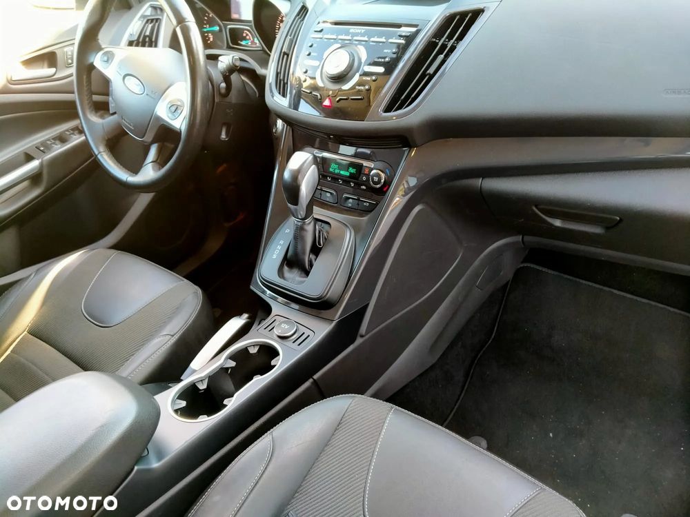 Ford Kuga - 12
