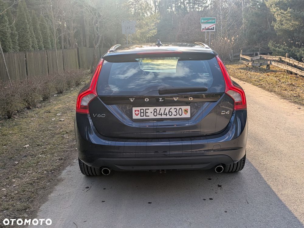 Volvo V60 D4 AWD Summum - 8
