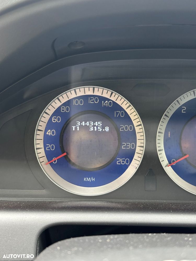 Volvo XC 60 D5 AWD RDesign - 23