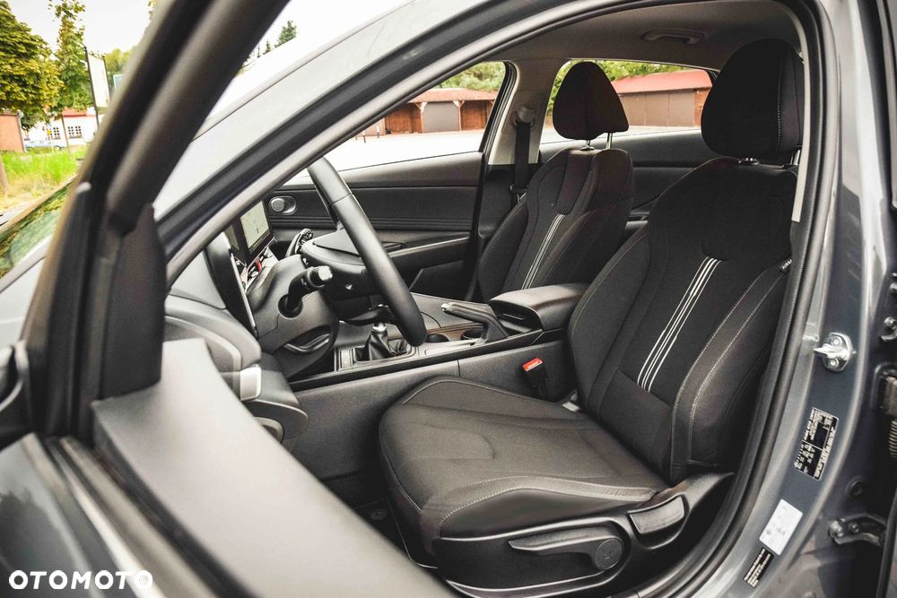 Hyundai Elantra 1.6 Executive - 6