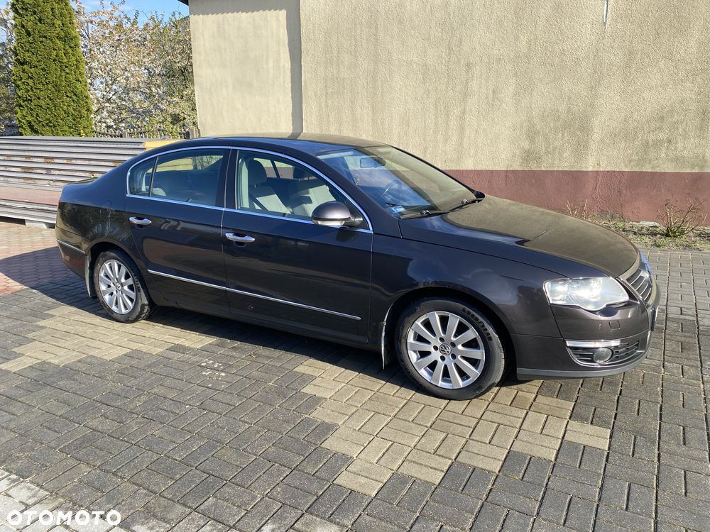 Volkswagen Passat 2.0 TDI Comfortline DSG - 11