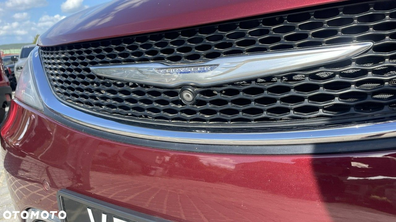 Chrysler Pacifica - 11