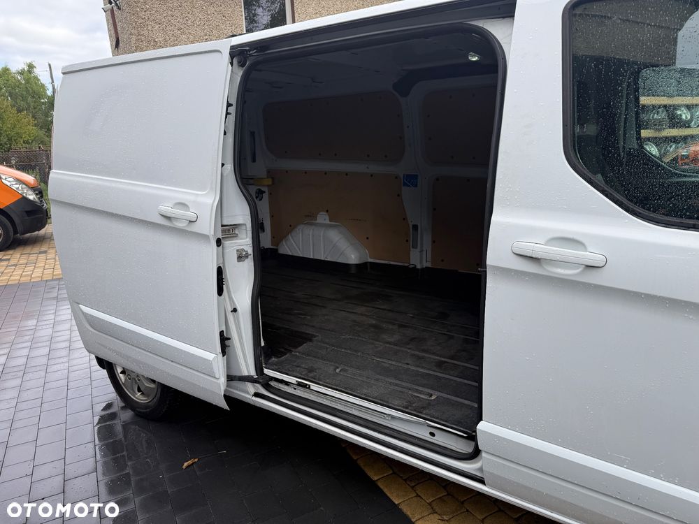 Ford TRANSIT CUSTOM - 12
