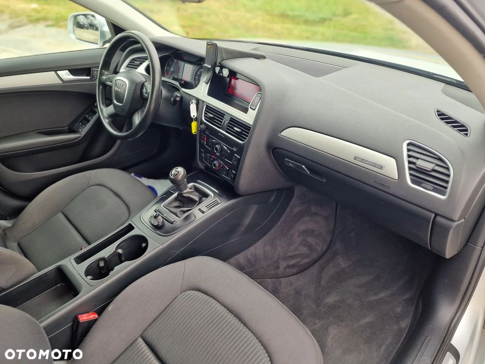 Audi A4 Avant 2.0 TDI DPF quattro - 25