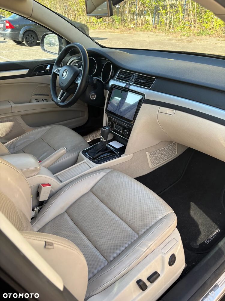 Skoda Superb 2.0 TSI Elegance DSG - 5