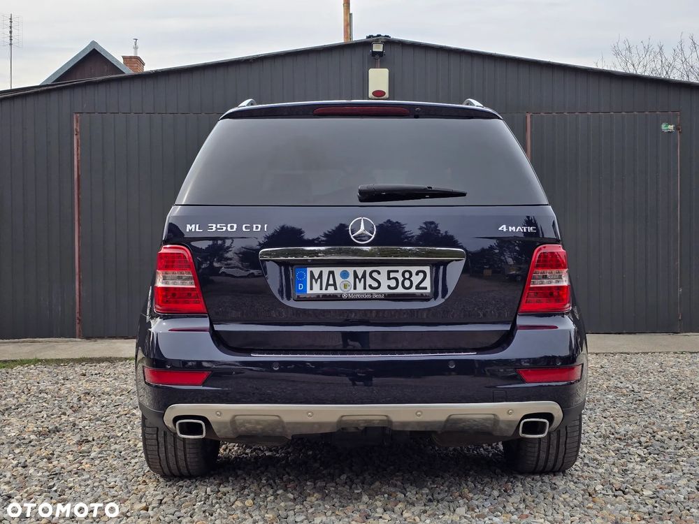 Mercedes-Benz ML 320 CDI 4Matic 7G-TRONIC DPF Edition 10 - 26
