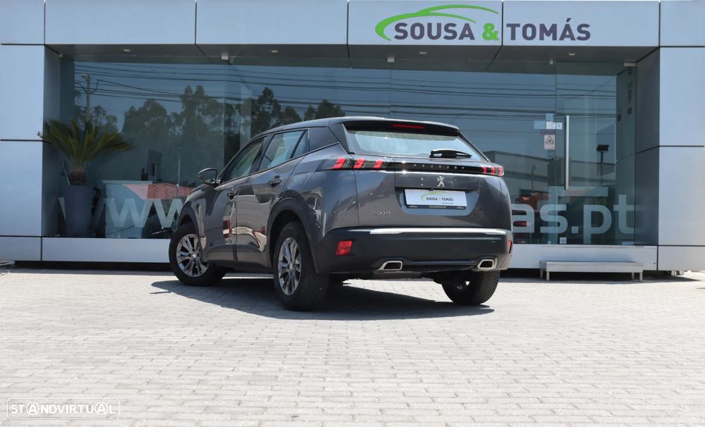 Peugeot 2008 1.2 PureTech Active EAT8 — fotografia 3