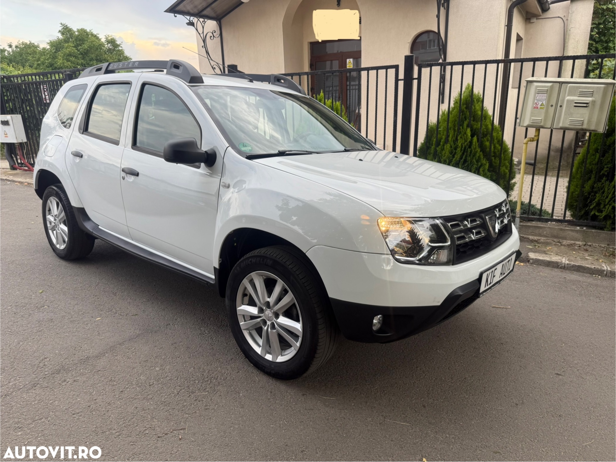 Dacia Duster SCe 115 2WD Essential - 17