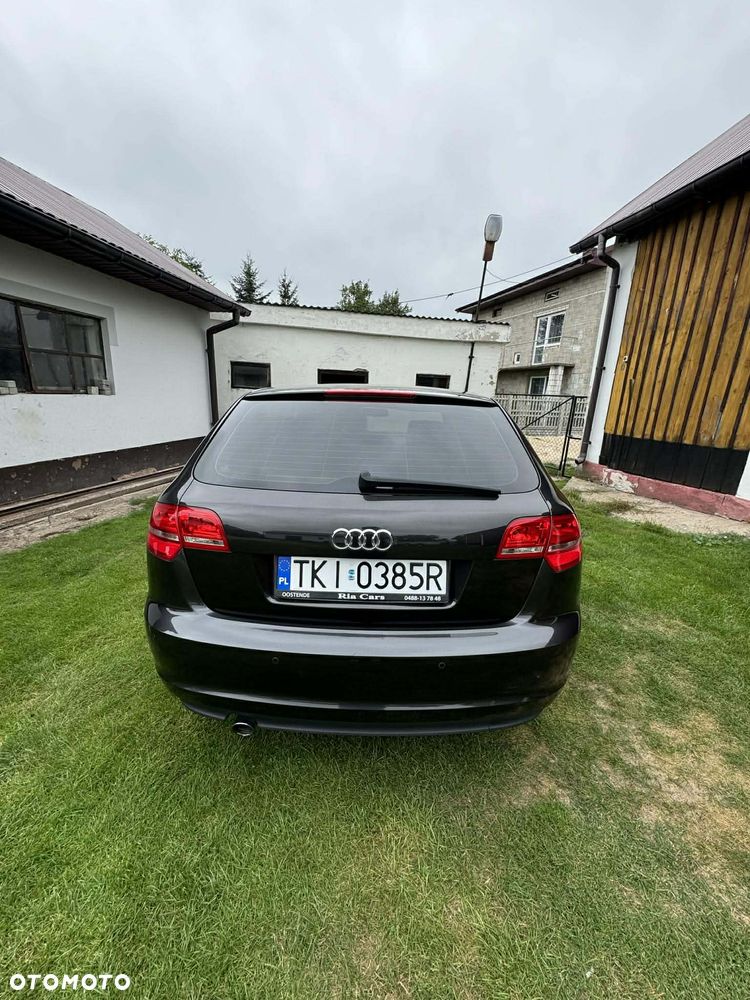 Audi A3 Sportback 1.6 TDI DPF Ambiente - 3