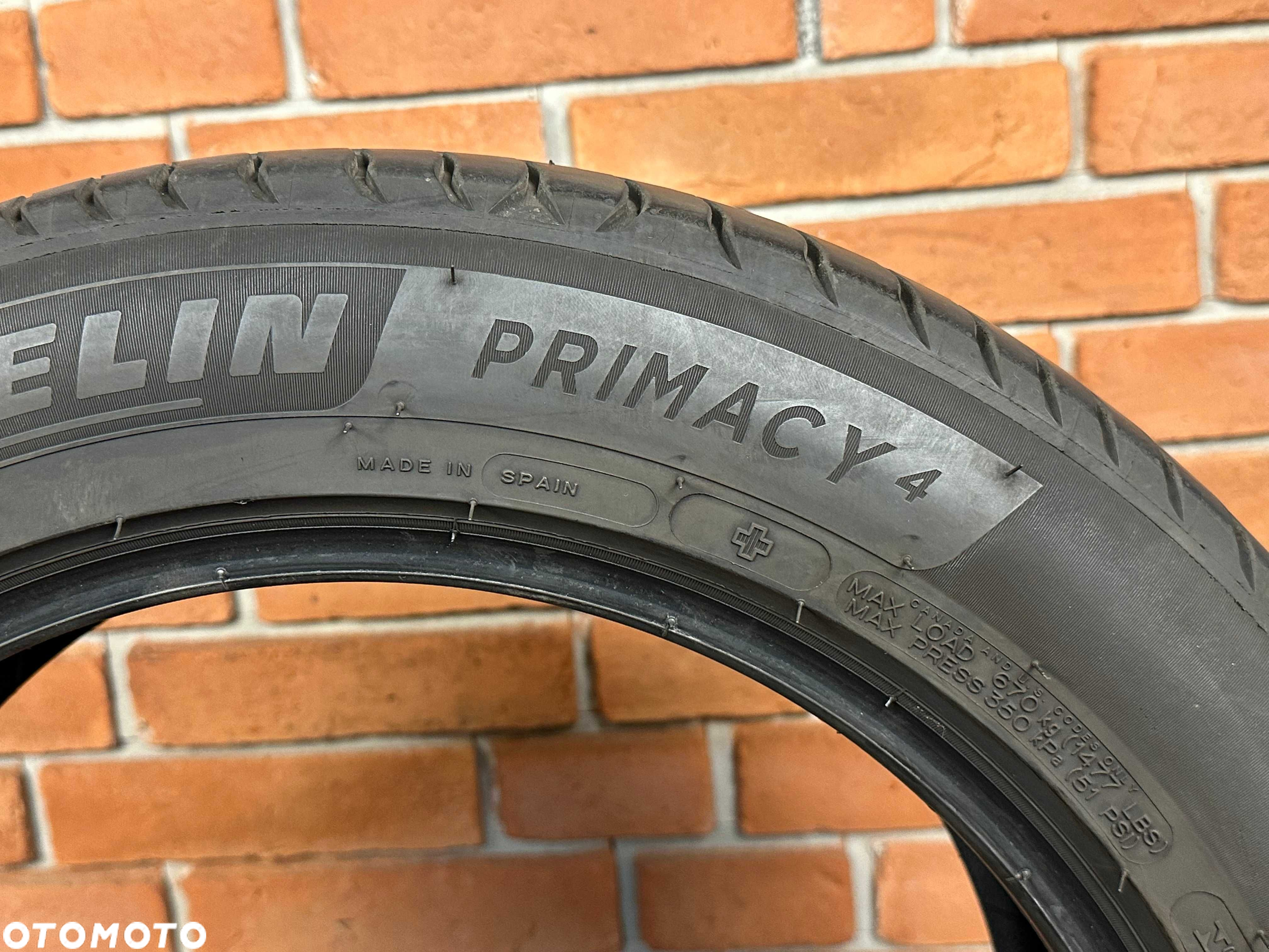 1x Michelin Primacy 4 215/55R17 94W 2023 6,1mm - 6