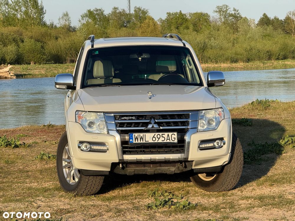Mitsubishi Pajero - 2
