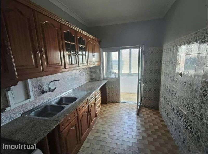 Apartamento T3 Localizado no Centro da Baixa da Banheira - Grande imagem: 4/10
