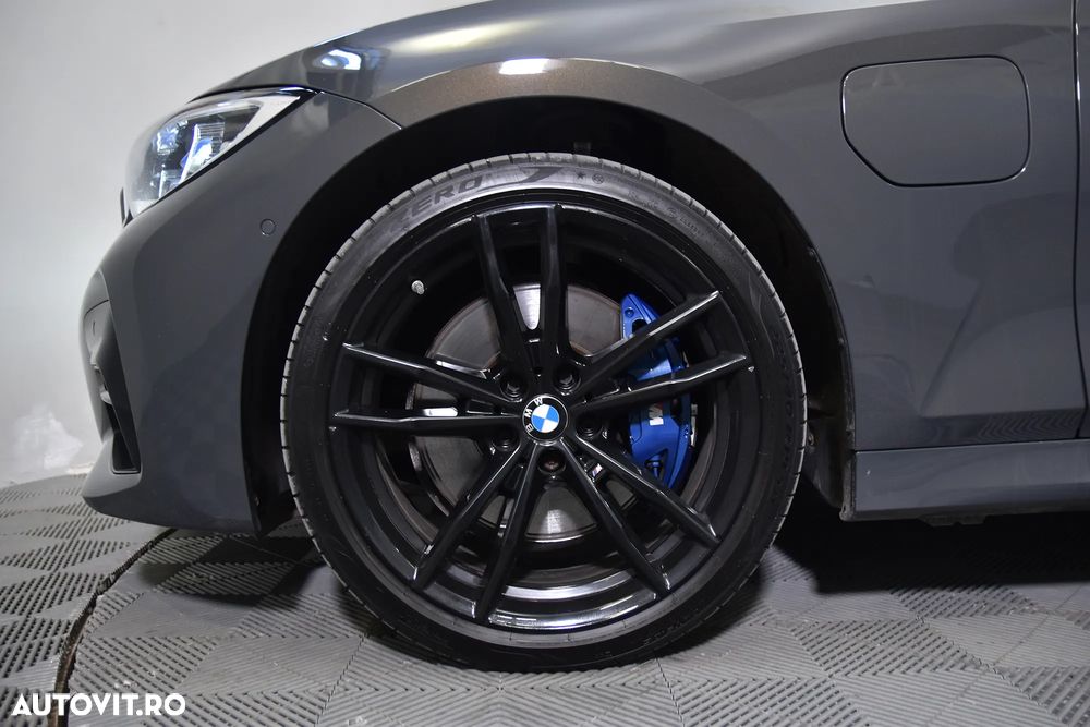 BMW Seria 3 330e AT PHEV - 13