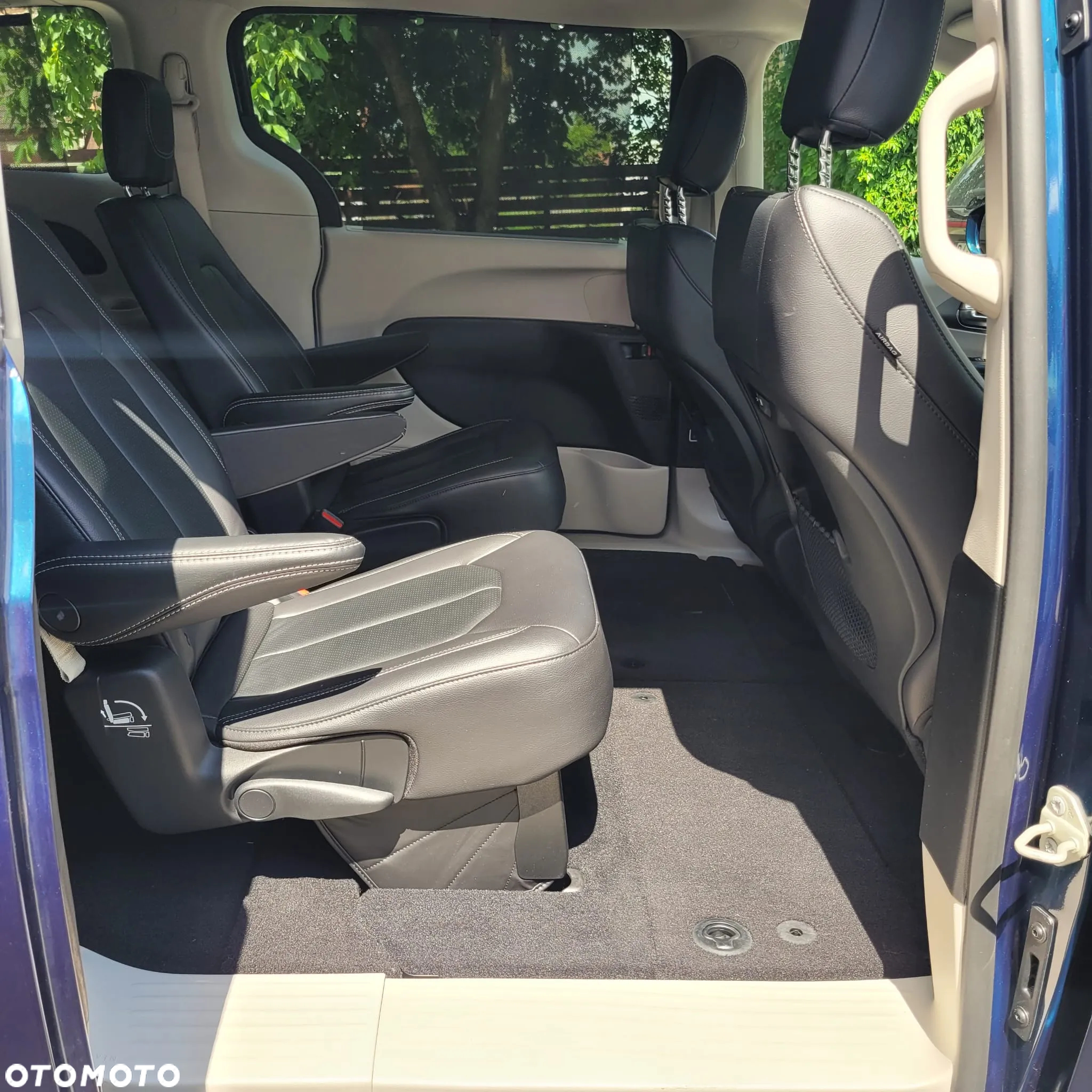 Chrysler Pacifica - 10