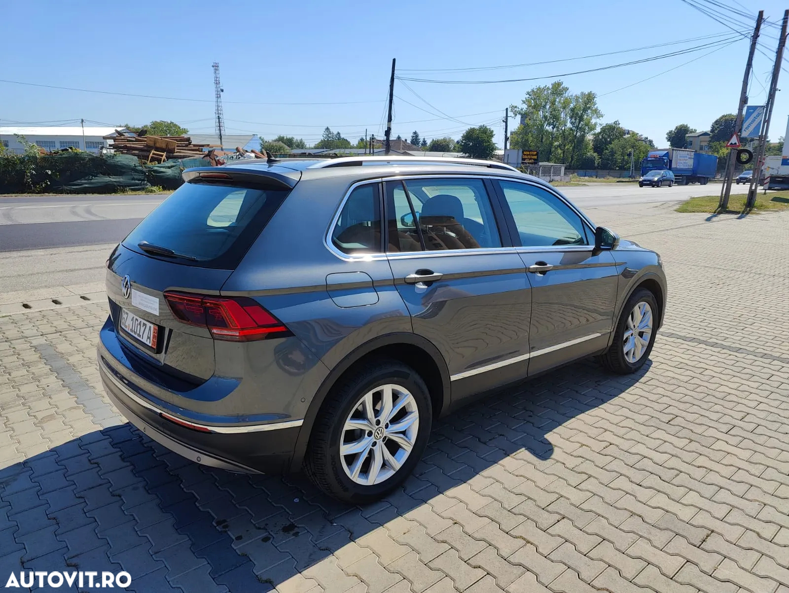 Volkswagen Tiguan 2.0 TDI 4Mot DSG Comfortline - 4