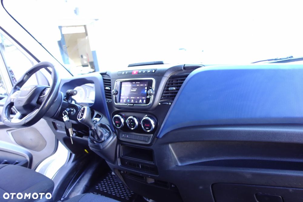 Iveco Daily Automat Bliźniak 35-180 L3H2 Klima Webasto Kamera Ledy - 19