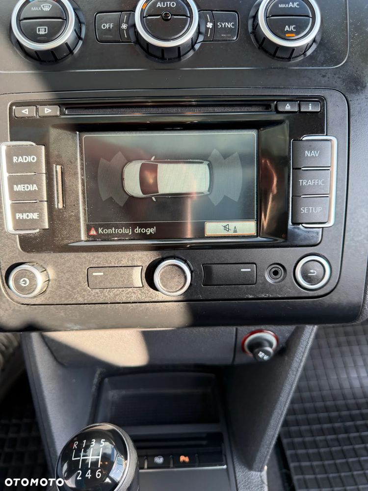 Volkswagen Touran 2.0 TDI DPF BlueMotion Technology Comfortline - 19