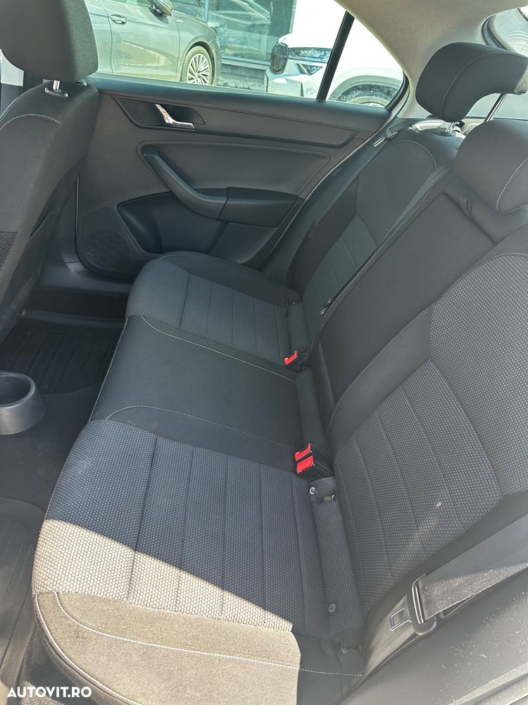 Skoda RAPID 1.2 TSI Style DSG - 11