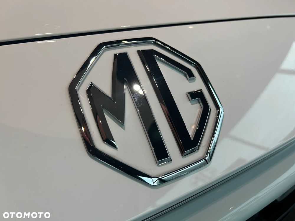 MG ZS Hybrid+ - 12