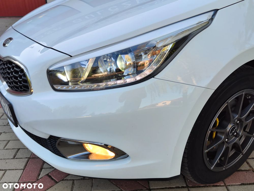 Kia Ceed - 16