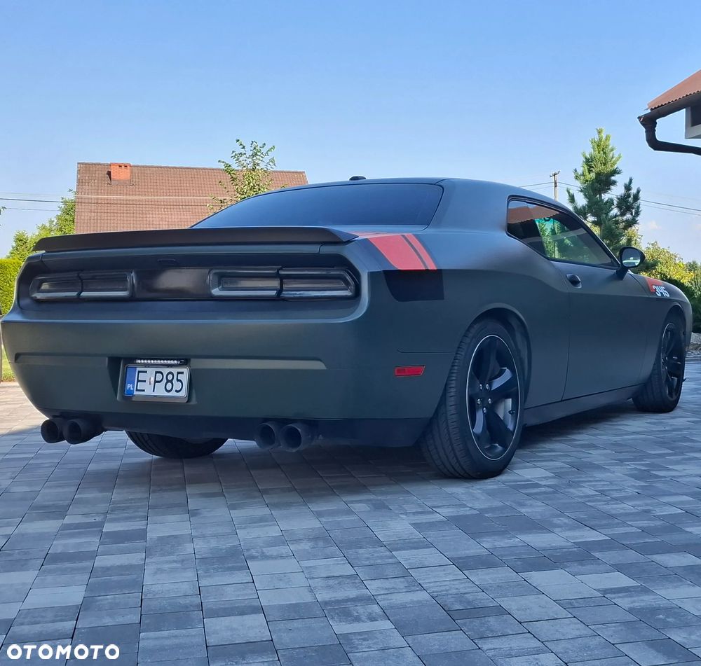 Dodge Challenger - 4