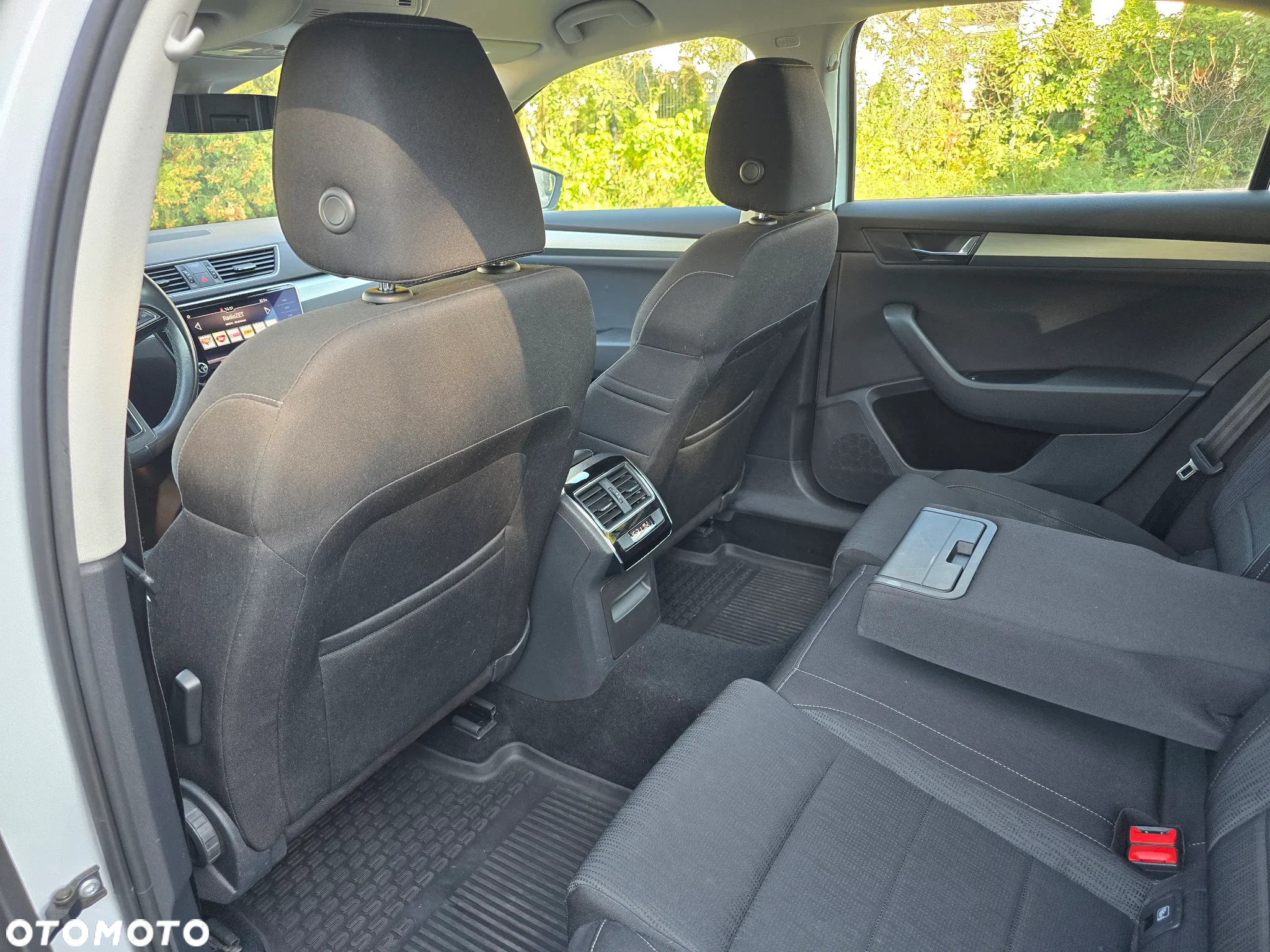 Skoda Superb 2.0 TDI Sportline DSG - 24