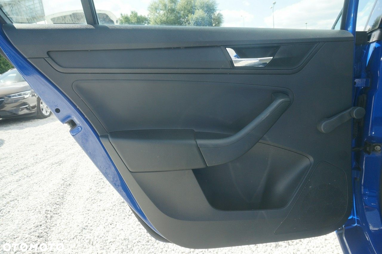 Skoda RAPID 1.0 TSI Active - 23