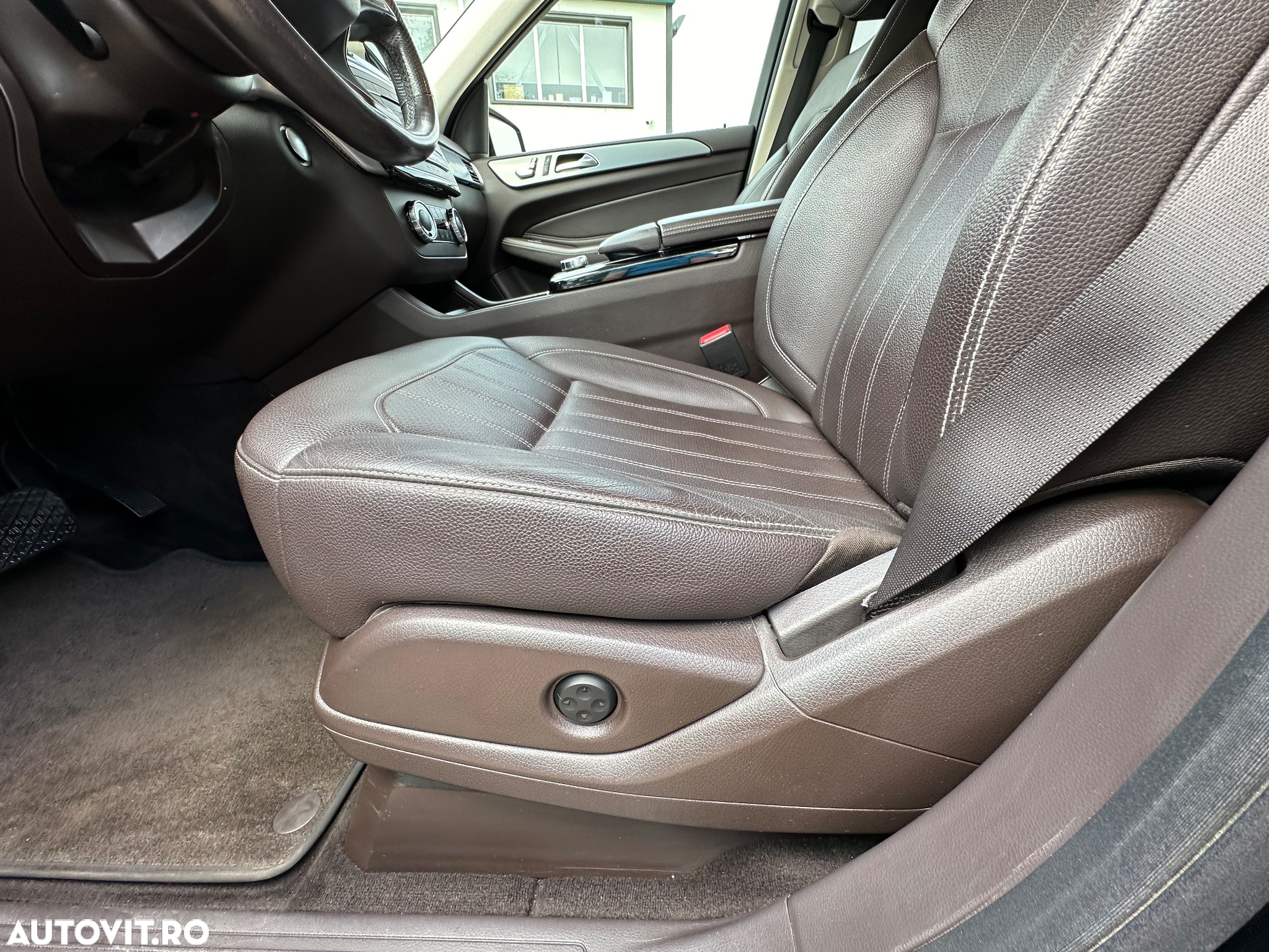 Mercedes-Benz GLE 250 d 4MATIC - 13