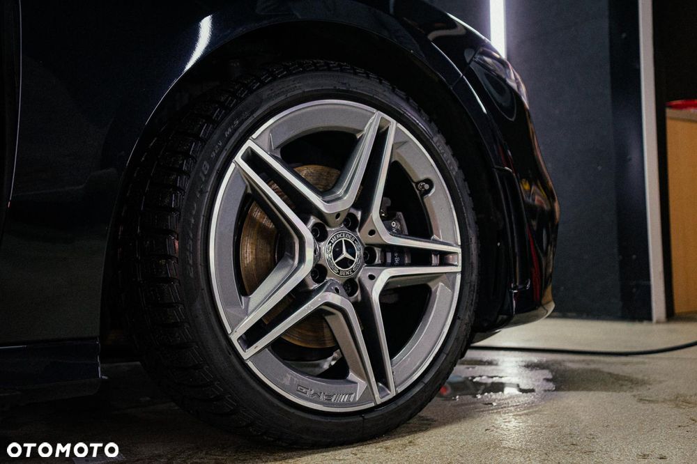 Mercedes-Benz Klasa A 180 7G-DCT AMG Line Advanced - 24