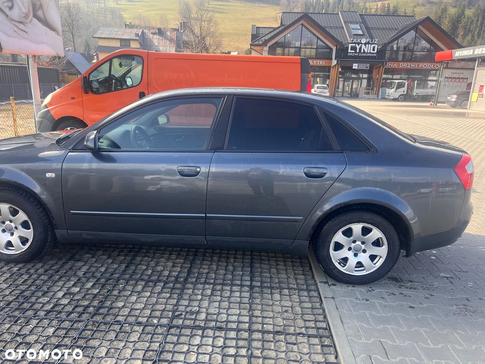 Audi A4 Limousine - 6