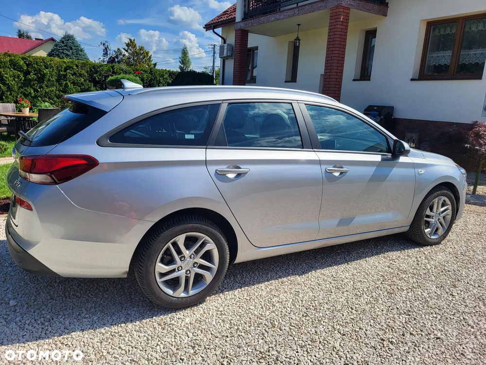 Hyundai i30 1.6 D Classic + - 11