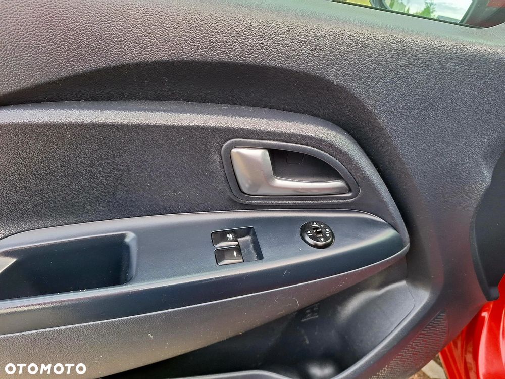 Kia Rio 1.2 Dream Team Edition - 11