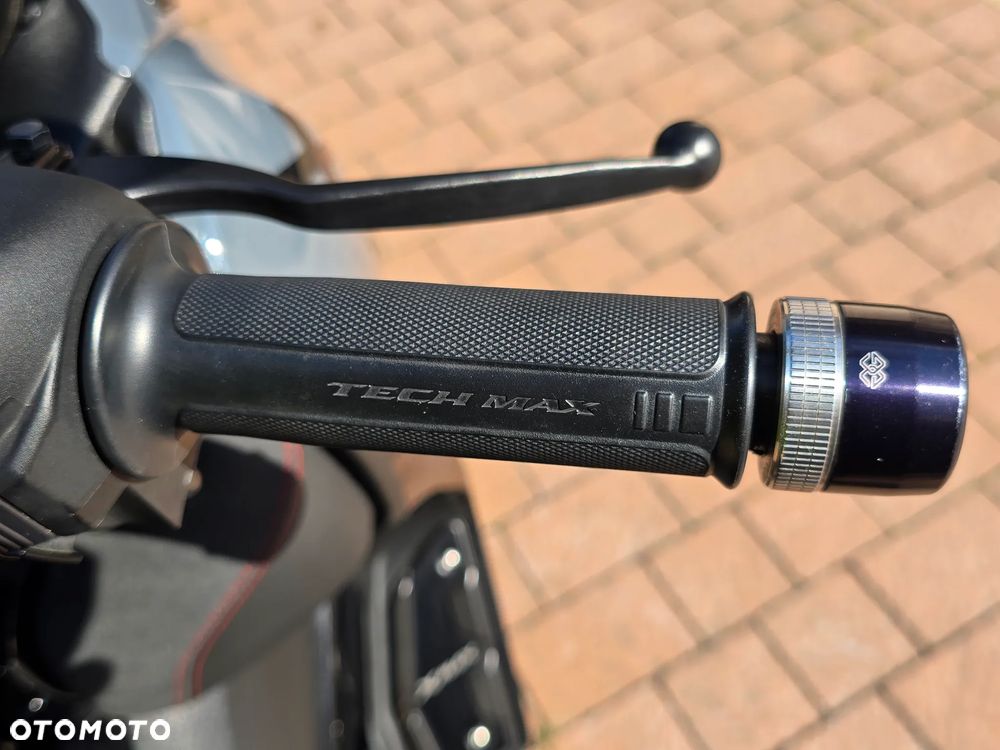 Yamaha X-max - 19