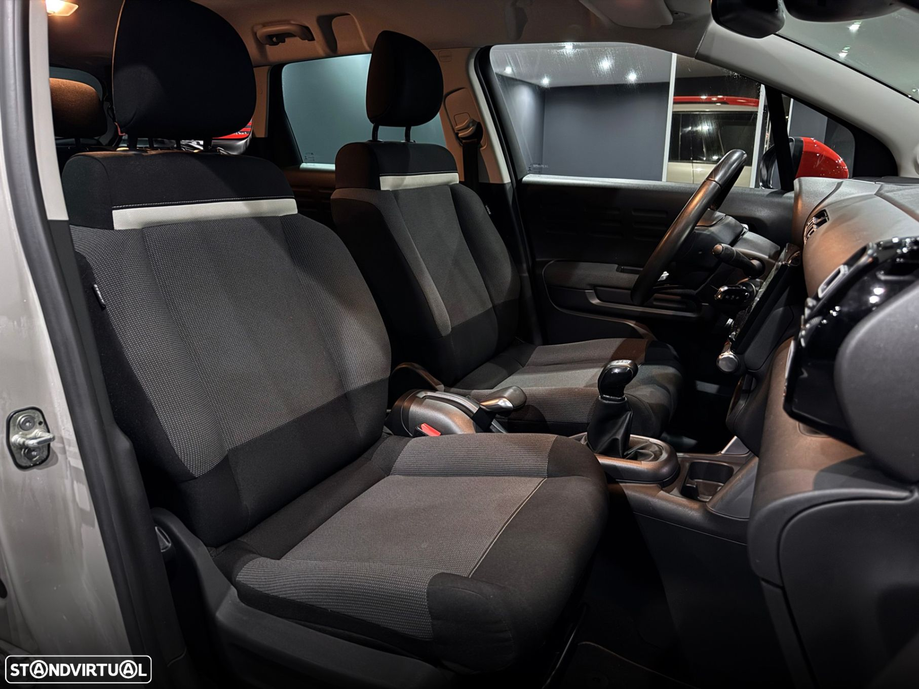 Citroën C3 Aircross 1.2 PureTech Shine - 28