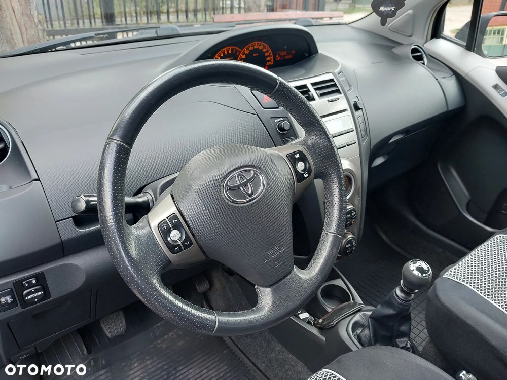 Toyota Yaris 1.33 Sol - 24
