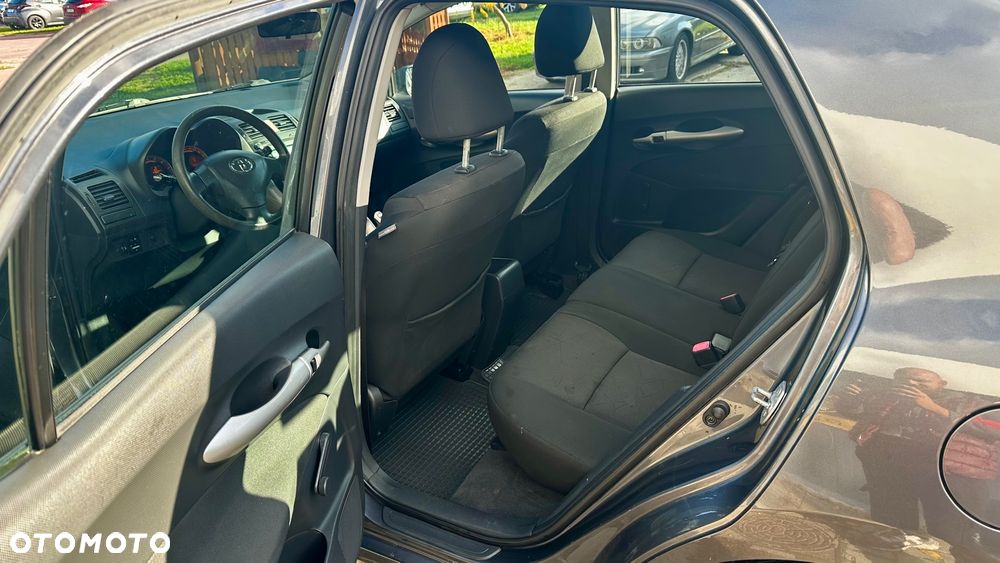 Toyota Auris - 14