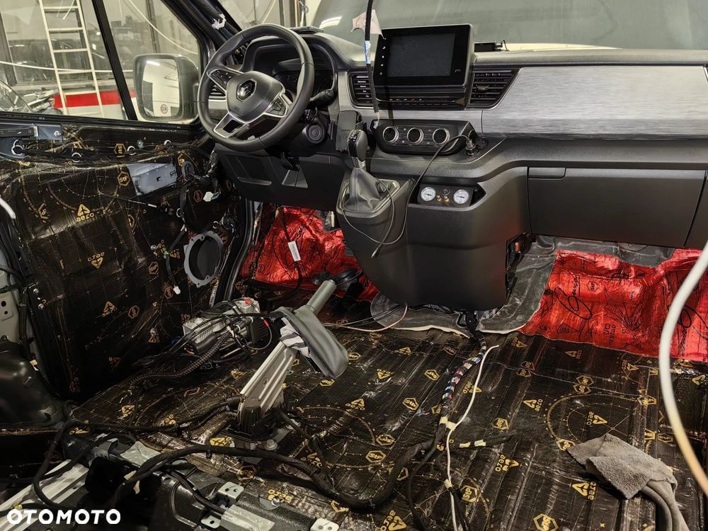 Renault Trafic 2.0 dCi EDC - 39