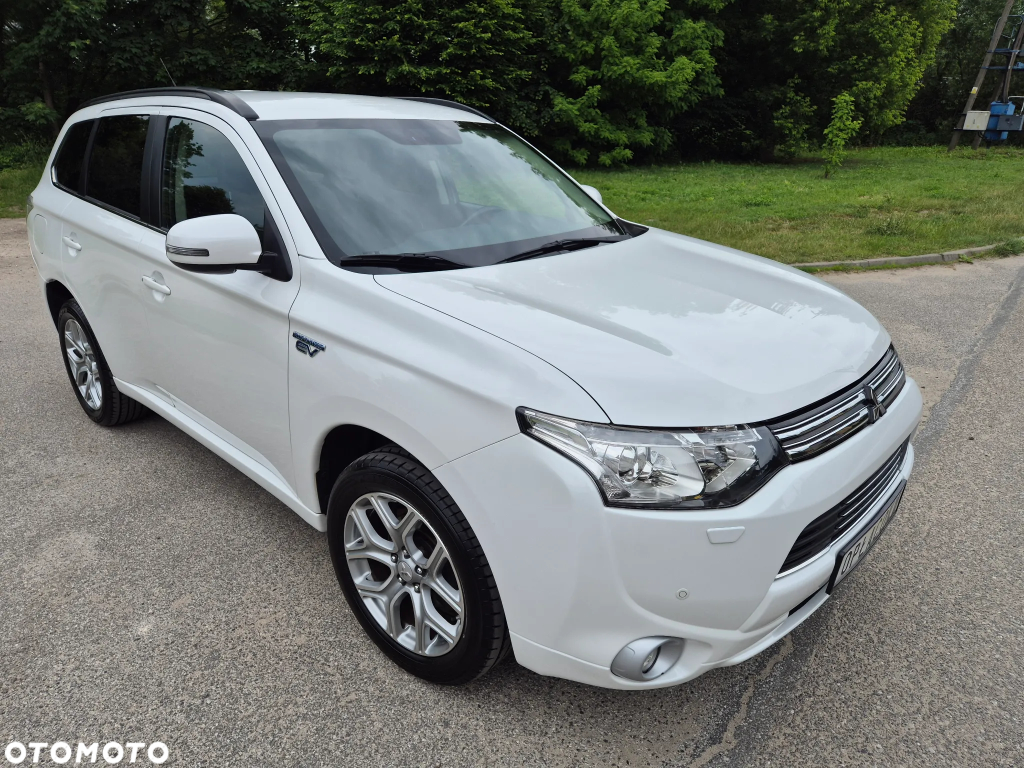 Mitsubishi Outlander 2.0 4WD Plug-In Hybrid - 16