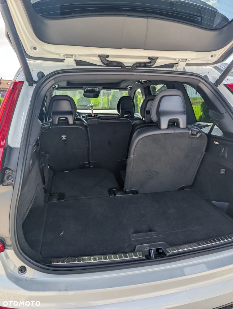 Volvo XC 90 D5 AWD R-Design 7os - 16