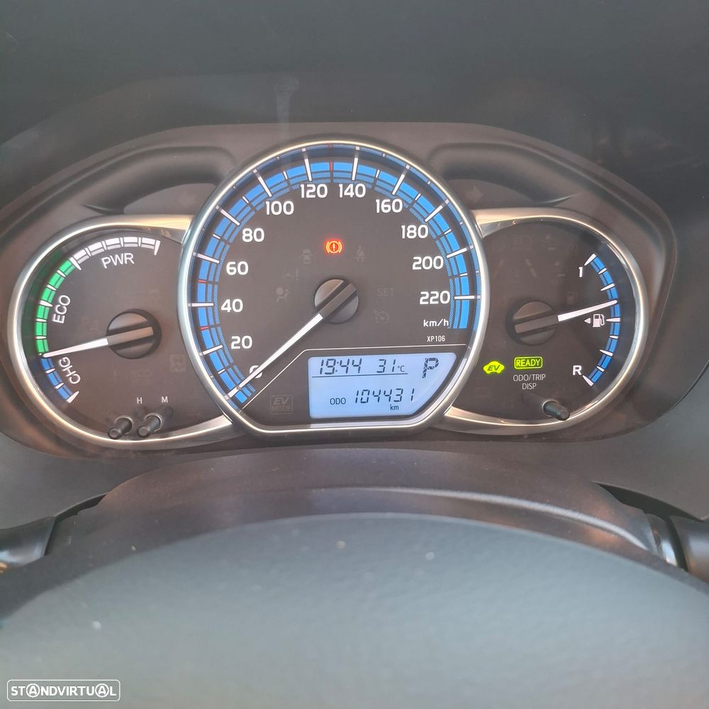 Toyota Yaris 1.5 HSD Comfort +P.Style+P.Techno - 10