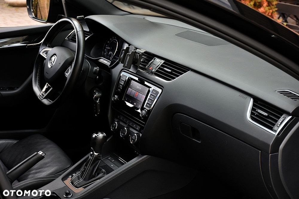 Skoda Octavia 2.0 TDI DSG RS - 39