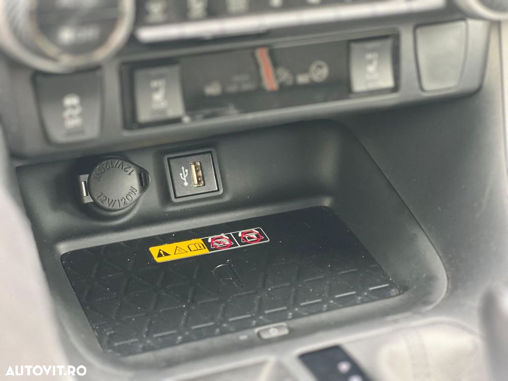 Toyota RAV4 - 23