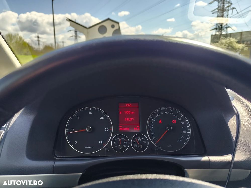 Volkswagen Touran 2.0TDI Highline - 14