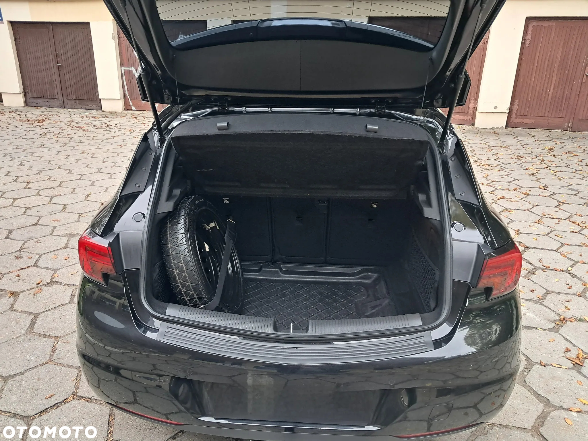 Opel Astra 1.2 Turbo Business Elegance - 17