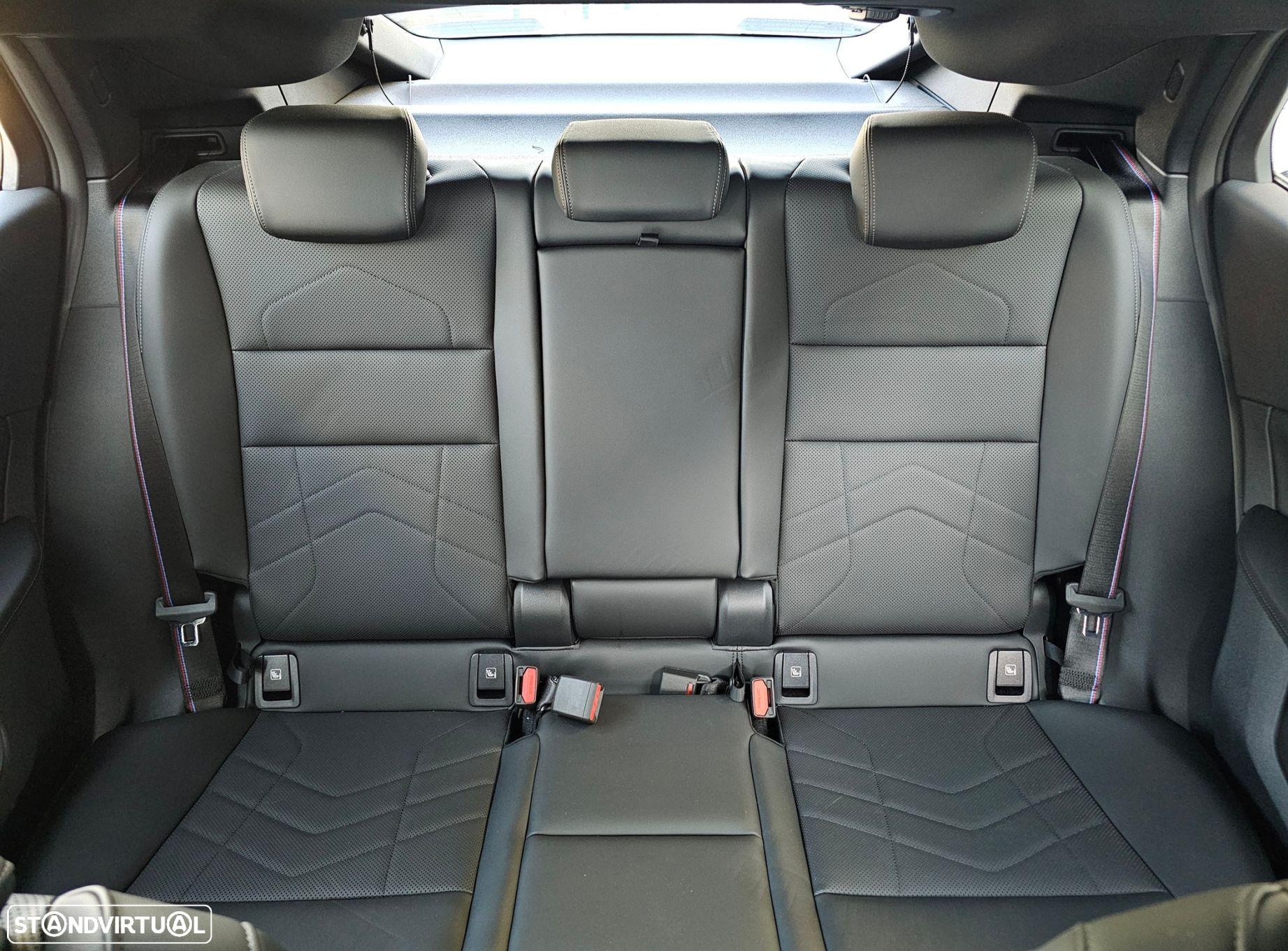 BMW iX2 eDrive20 Pack Desportivo M Pro - 22