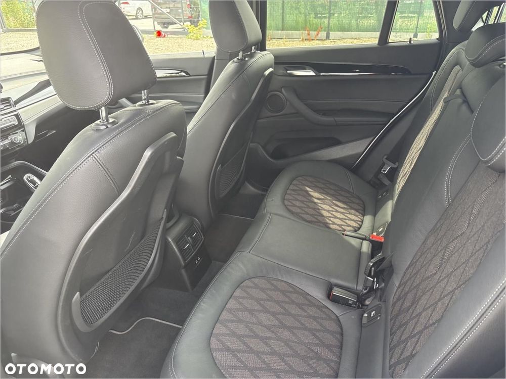 BMW X1 sDrive18d xLine - 12