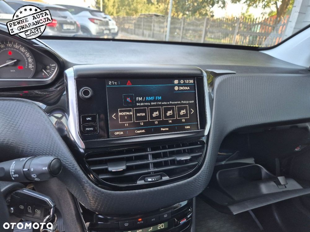 Peugeot 2008 1.2 Pure Tech Signature - 26